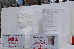 札幌の雪像は宣伝が多い