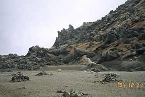 北千里の猿岩