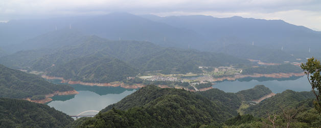 高取山展望台から宮ヶ瀬湖
