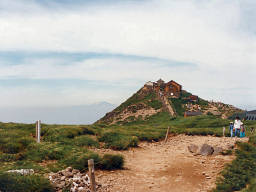 月山山頂（1984m）の月山神社
