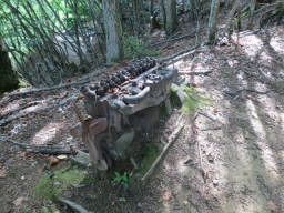 ディーゼルエンジンの残骸
